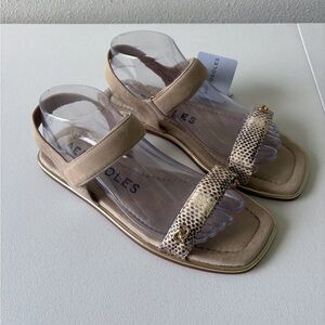 Aerosoles Bruno Snake Print Leather Flat Sandals Size 8.5 Beach Summer Cruise